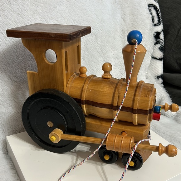 Vintage Cambridge Toy Co. Handmade Childs Wooden Pull Toy Train - Picture 4 of 10